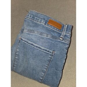 Abercrombie & Fitch Ultra High Rise Super Skinny Raw Hem Jeans Size 31/12S